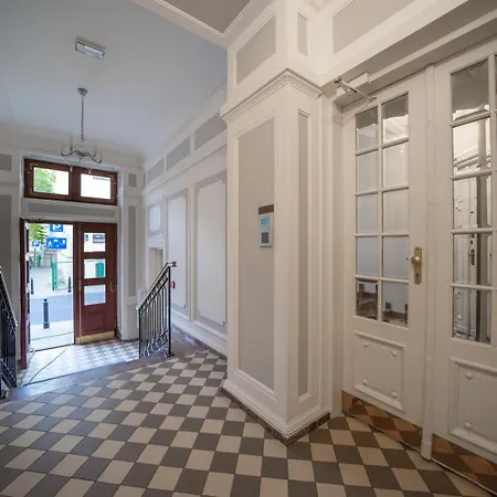 Polna - Balcony, Workspace, Location - By Rentujemy Apartment Warsaw